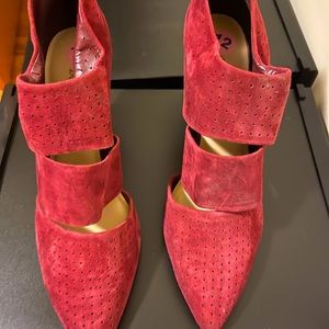 Pointy toe burgundy heels! Brand New!